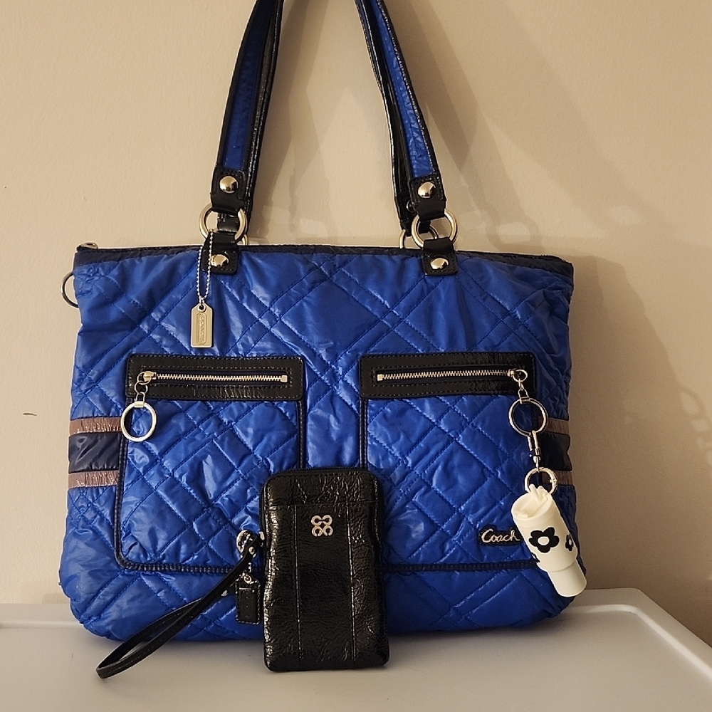 Coach Poppy Ski Bunny Glam Tote w/Free Coach Wristlet/Pouch